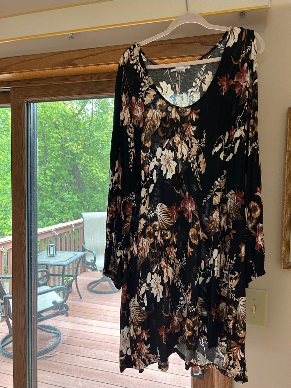 VENUS Black Floral Long Sleeve Scoop Neck Dress